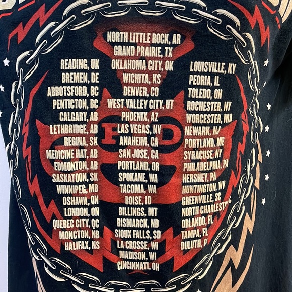 Five Finger Death Punch band Concert T-shirt shirt - Picture 6 of 11